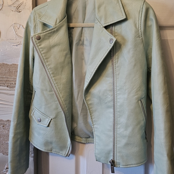 New Faux Leather Jacket🌴 - Picture 3 of 4